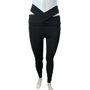 RARE ATHLETA BLACK  Cut Out Hip Leggings Size Small!❤️